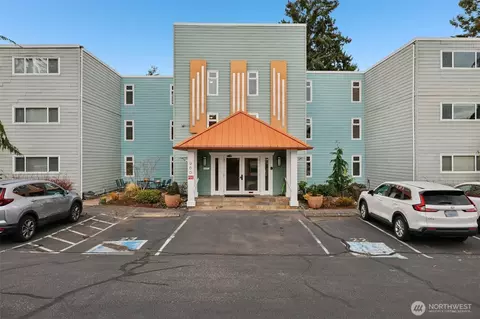 960 5th Ave S #208, Edmonds, WA 98020