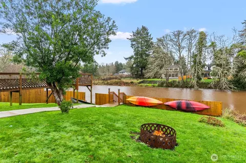350 Dolphin Ave NE, Ocean Shores, WA 98569