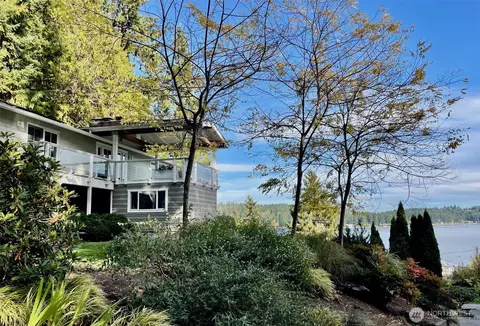 6688 Latyson Ln NE, Bainbridge Island, WA 98110