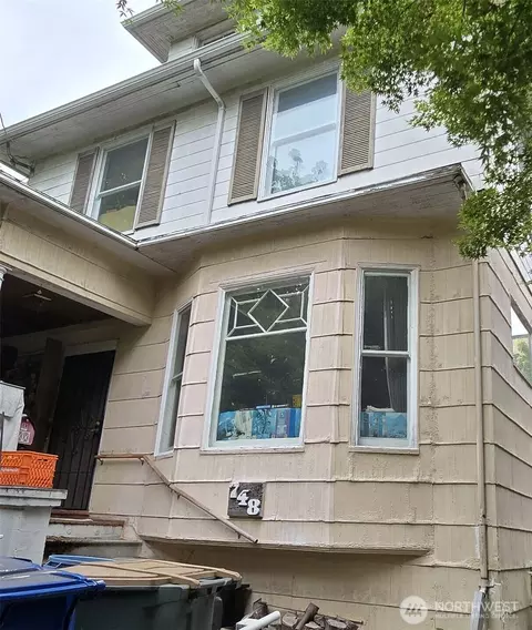 748 Broadway E, Seattle, WA 98102