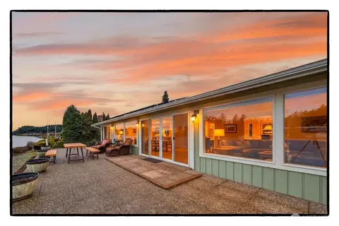 106 Chinook Pl, La Conner, WA 98257