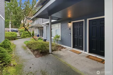 7431 212th St SW #16, Edmonds, WA 98026