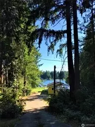 10603 Lakeshore Dr, Anderson Island, WA 98303