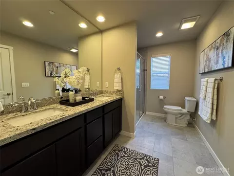 Bath - 7921 20th Ave SE, Everett, WA 98203 photo 3 of 3