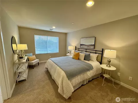 Bedroom - 7921 20th Ave SE, Everett, WA 98203 photo 2 of 2