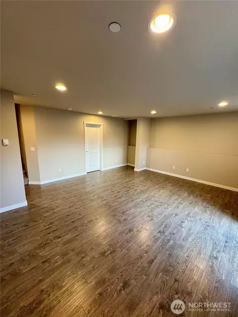 Living - 7921 20th Ave SE, Everett, WA 98203 photo 4 of 4