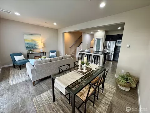 Dining - 7921 20th Ave SE, Everett, WA 98203 photo 1 of 1