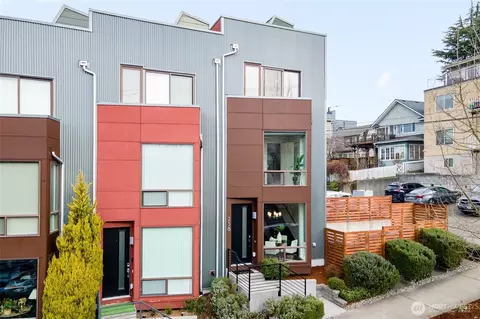 258 E Roanoke St, Seattle, WA 98102