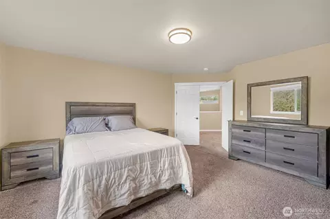 Bedroom - 1615 Riddell Ave NE, Orting, WA 98360 photo 1 of 5