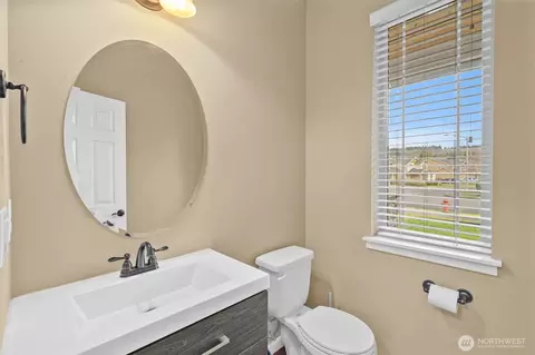 Bath - 1615 Riddell Ave NE, Orting, WA 98360 photo 1 of 3