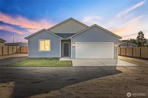 606 4th St, Mattawa, WA 99349