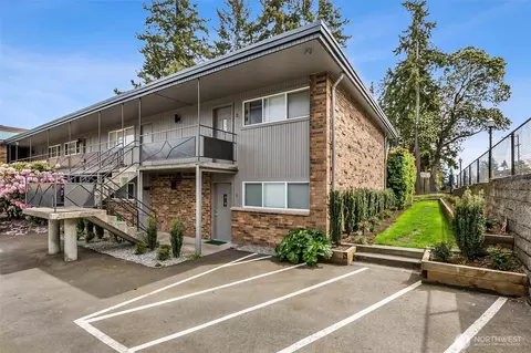 255 SW 154th St, Burien, WA 98166