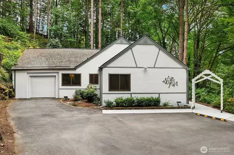 22651 SE 56th St, Issaquah, WA 98029
