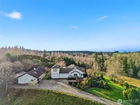 9020 Valley Green Dr SE, Olympia, WA 98513
