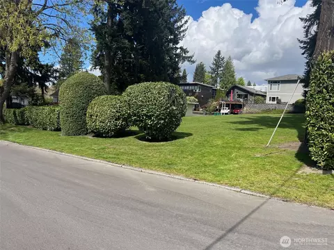 1105 6th St W, Kirkland, WA 98033