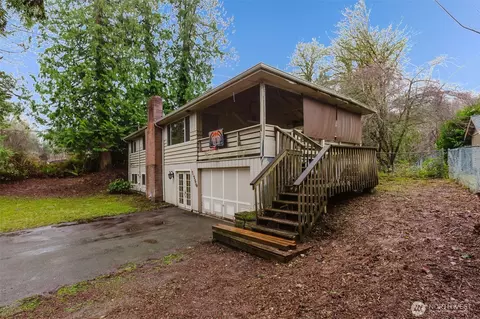 1540 Puget Dr E, Port Orchard, WA 98366