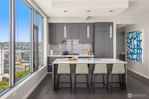 2510 6th Ave #2704, Seattle, WA 98121