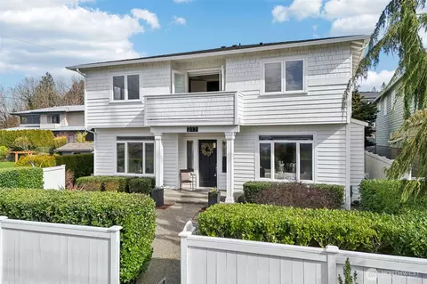 217 9th Ave S, Edmonds, WA 98020