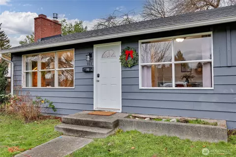 944 E 31st St, Bremerton, WA 98310