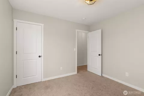Bedroom - 504 Powell Ave, Winlock, WA 98596 photo 4 of 6