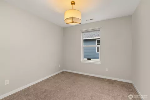 Bedroom - 504 Powell Ave, Winlock, WA 98596 photo 5 of 6