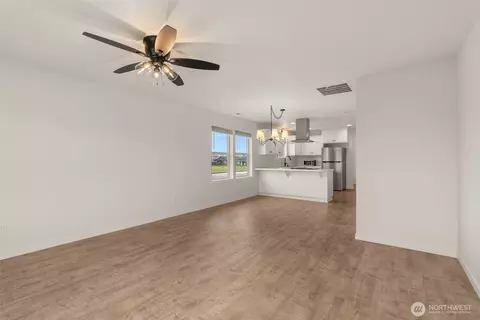 Living - 504 Powell Ave, Winlock, WA 98596 photo 3 of 3