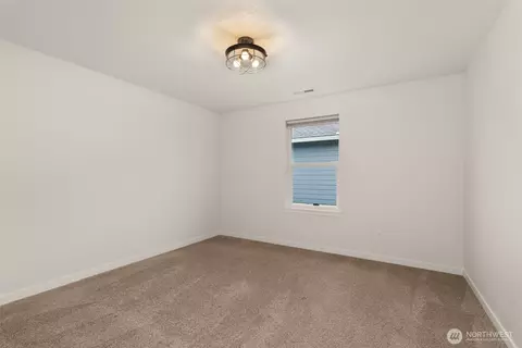 Bedroom - 504 Powell Ave, Winlock, WA 98596 photo 1 of 6
