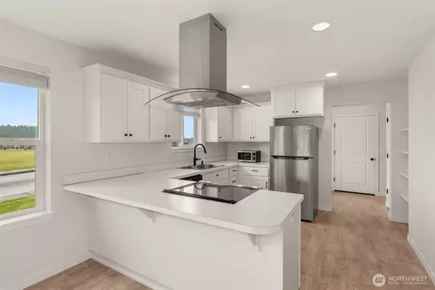 Kitchen - 504 Powell Ave, Winlock, WA 98596 photo 1 of 4