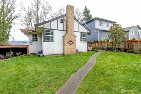 98 Hardie Ave SW, Renton, WA 98057