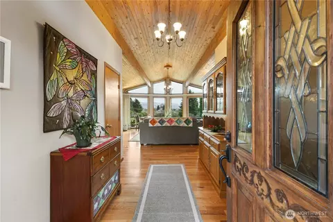 Entry Way - 39619 254th Ave SE, Enumclaw, WA 98022 photo 2 of 2