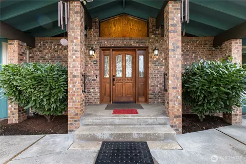 Entry Way - 39619 254th Ave SE, Enumclaw, WA 98022 photo 1 of 2