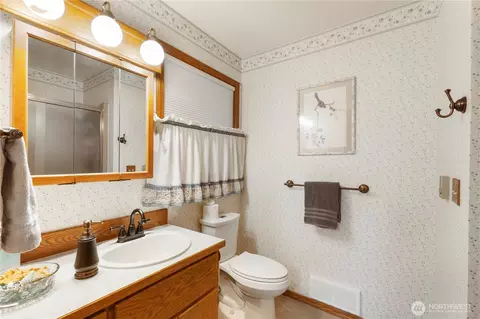 Bath - 39619 254th Ave SE, Enumclaw, WA 98022 photo 5 of 5