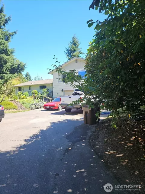 3225 41st St NE, Tacoma, WA 98422