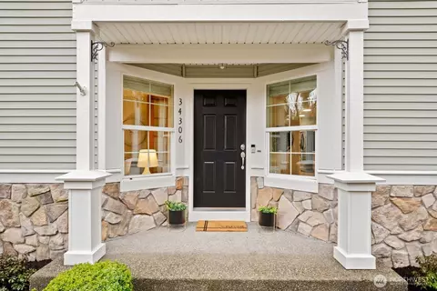 34306 SE Carmichael St, Snoqualmie, WA 98065