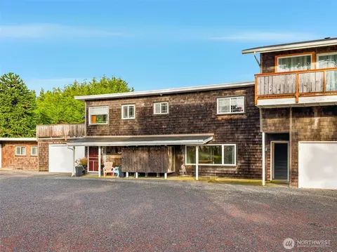 1611 S Ocean Beach Blvd #8, Long Beach, WA 98631