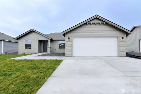 308 N Sandy Loop, Moses Lake, WA 98837