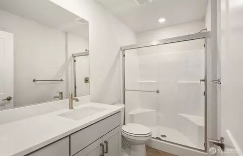 Bath - 9014 NE 203rd Ln #B, Bothell, WA 98011 photo 1 of 4