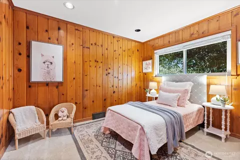 Bedroom - 1001 Maple St, Edmonds, WA 98020 photo 3 of 6