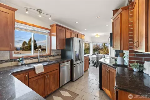 Kitchen - 1001 Maple St, Edmonds, WA 98020 photo 1 of 4