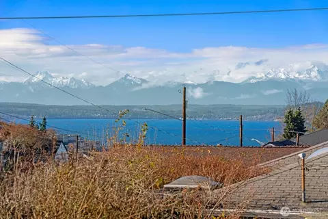 View/Area - 1001 Maple St, Edmonds, WA 98020 photo 2 of 5