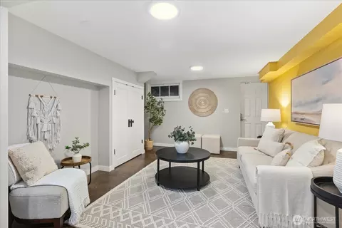 Living - 1001 Maple St, Edmonds, WA 98020 photo 3 of 3
