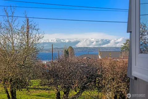 View/Area - 1001 Maple St, Edmonds, WA 98020 photo 3 of 5