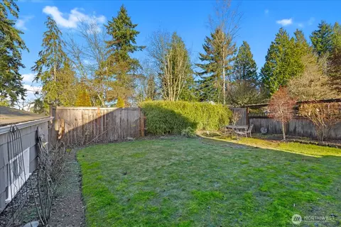 Exterior - 1001 Maple St, Edmonds, WA 98020 photo 7 of 8