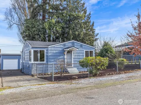 13332 34th Ave S, Tukwila, WA 98168