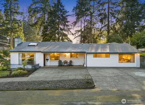 702 Yale St, Fircrest, WA 98466