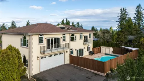 19837 47th Ave NE, Lake Forest Park, WA 98155