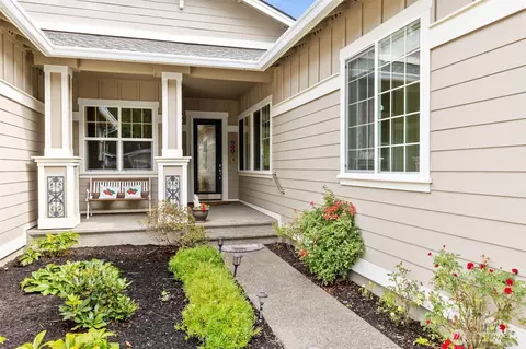 8336 Bainbridge Loop NE, Lacey, WA 98516