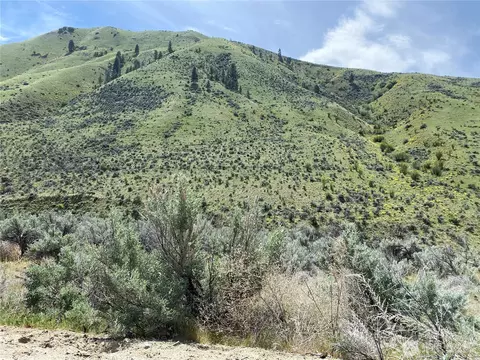 1585 Pitcher Canyon Rd, Wenatchee, WA 98801