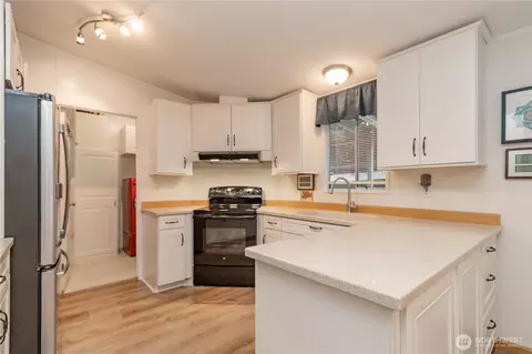 900 29th St SE #D-11, Auburn, WA 98002