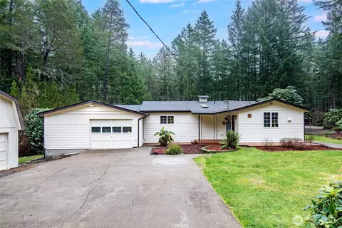 30 E Restful Rd, Grapeview, WA 98546